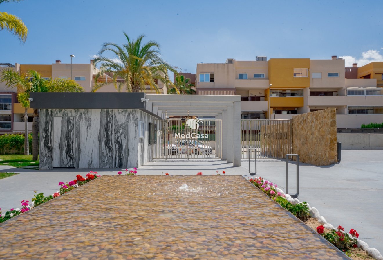 Resale - Apartment -
Orihuela Costa - Playa Flamenca