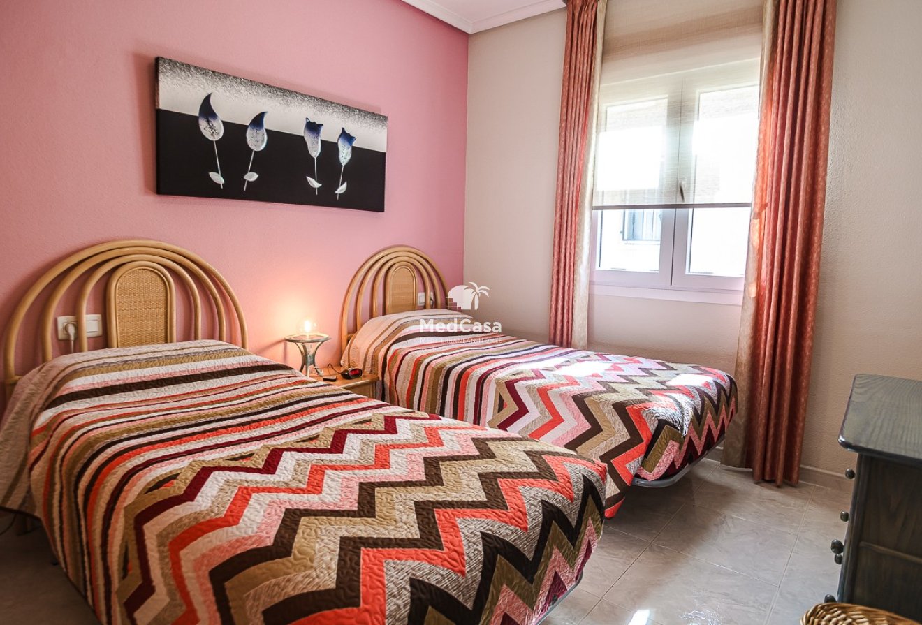 Resale - Villa -
Orihuela Costa - Los Altos