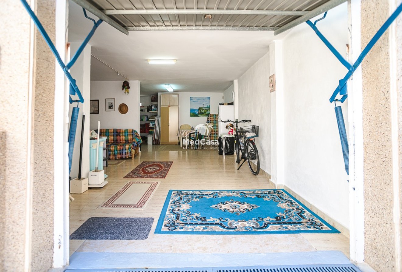 Resale - Villa -
Orihuela Costa - Los Altos