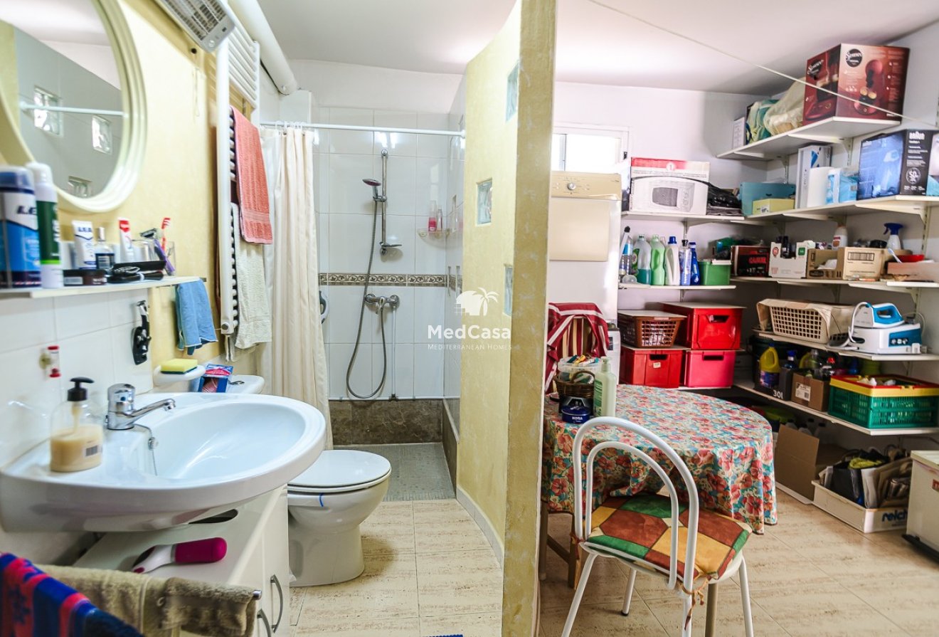 Resale - Villa -
Orihuela Costa - Los Altos