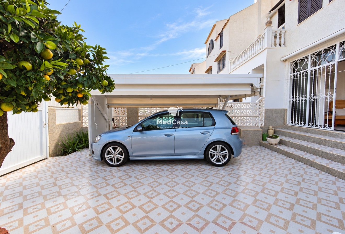Wiederverkauf - Reihenhaus -
Torrevieja
