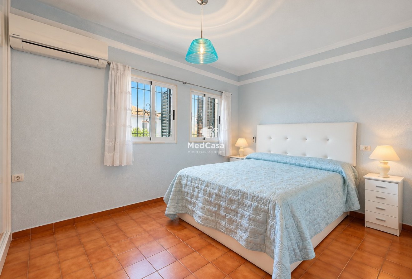 Wiederverkauf - Reihenhaus -
Torrevieja