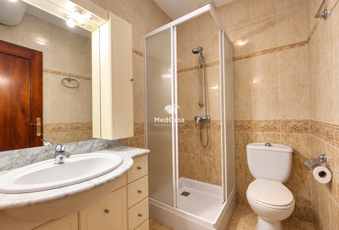 Wiederverkauf - Reihenhaus -
Torrevieja