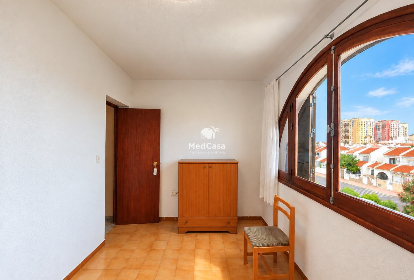 Wiederverkauf - Reihenhaus -
Torrevieja