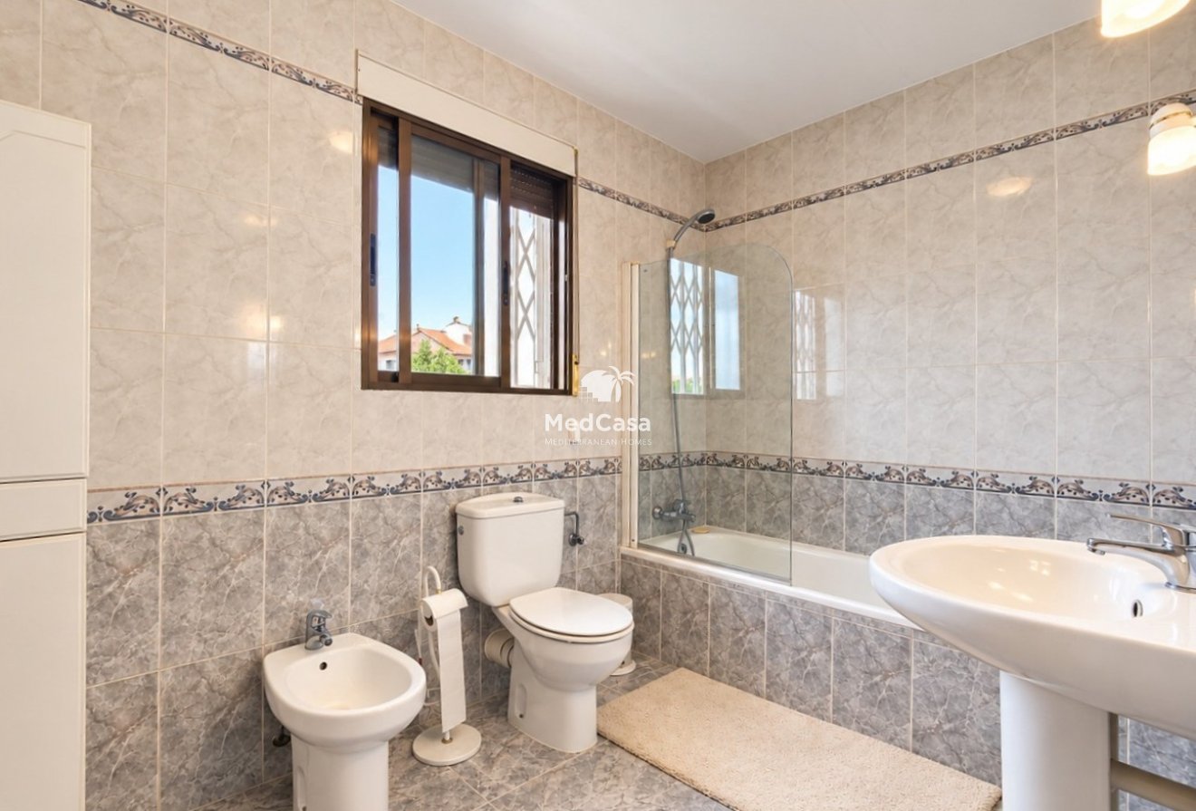 Wiederverkauf - Reihenhaus -
Torrevieja
