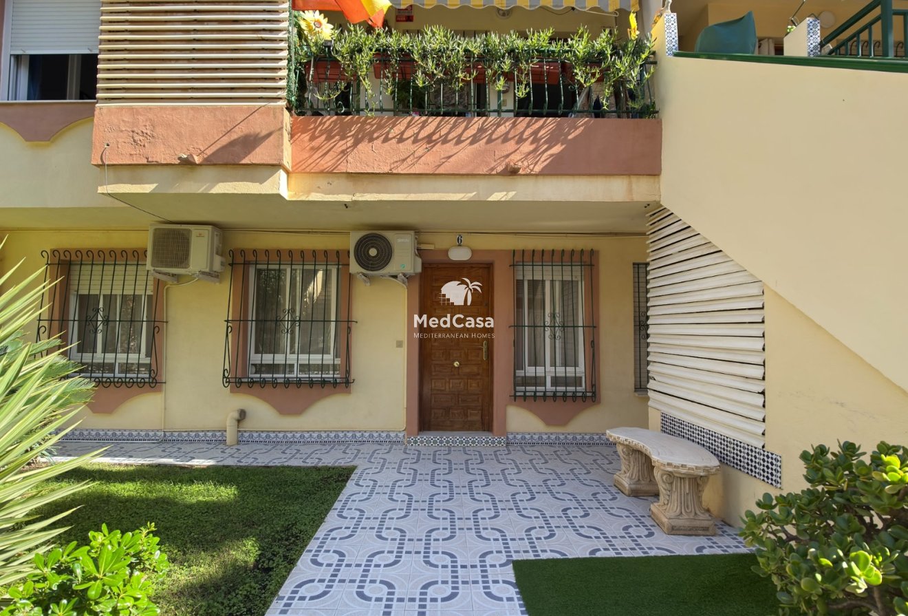 Segunda mano - Apartamento -
Torrevieja - La veleta