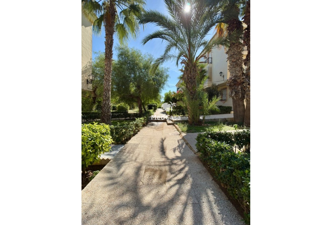 Resale - Apartment -
Torrevieja - La veleta