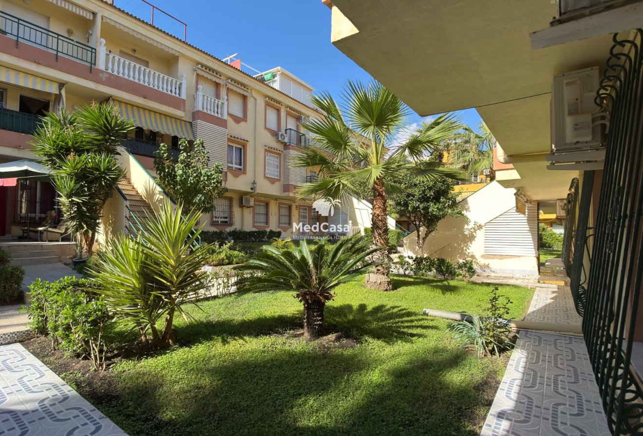 Resale - Apartment -
Torrevieja - La veleta