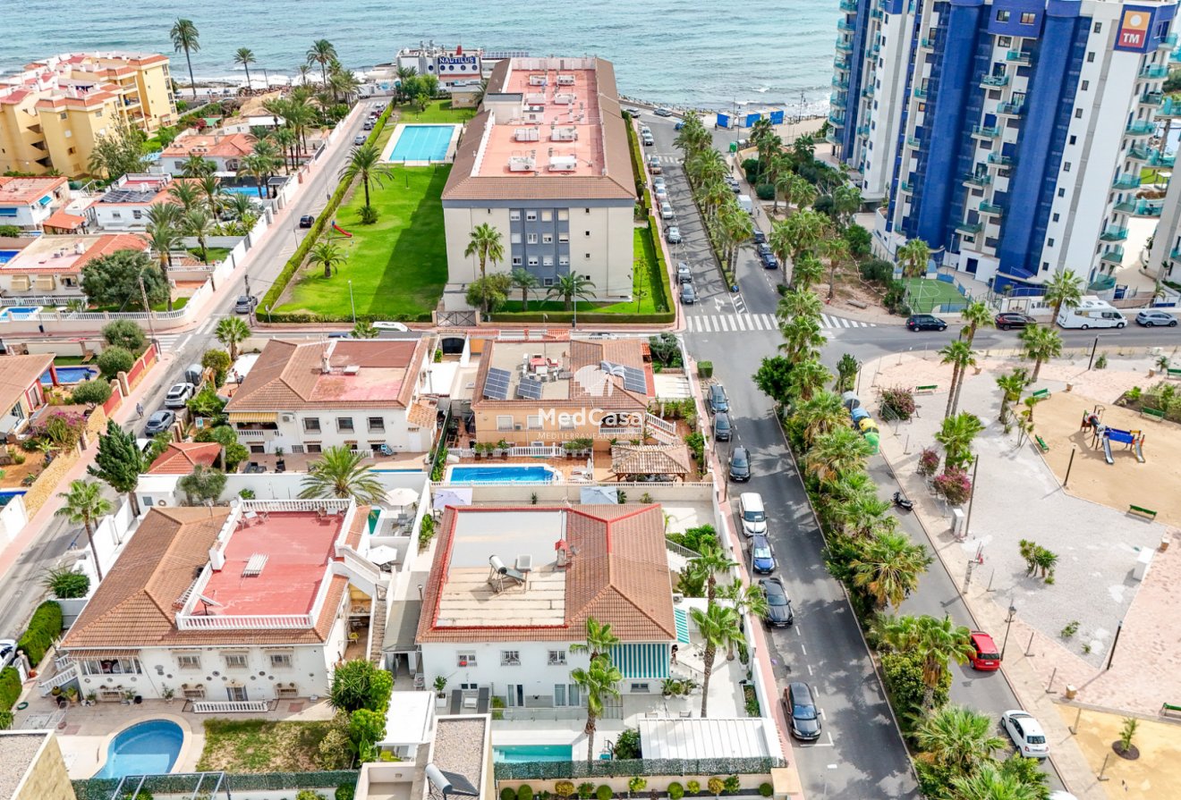 Wiederverkauf - Reihenhaus -
Orihuela Costa - Punta Prima