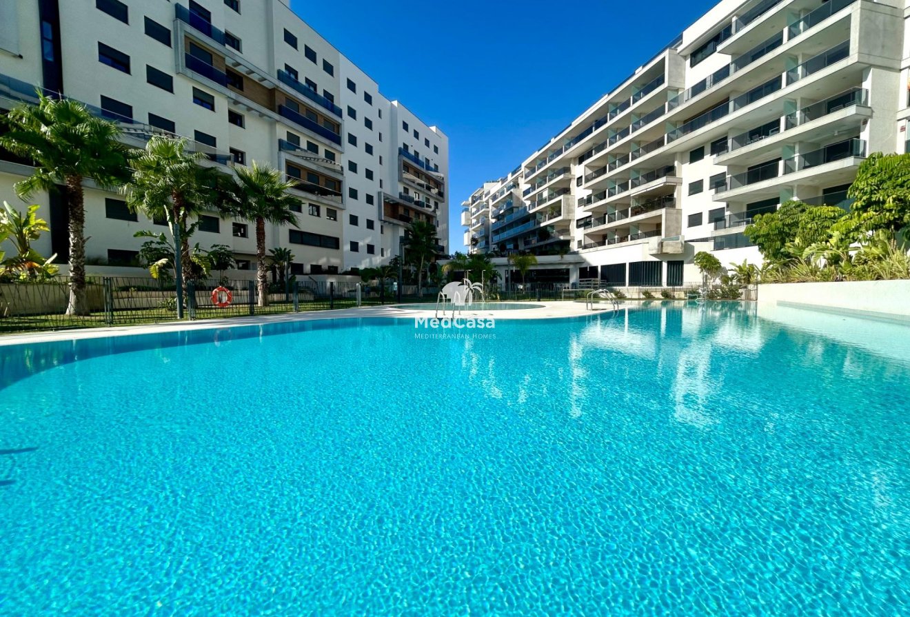Wiederverkauf - Apartment -
Orihuela Costa - Altos de Campoamor