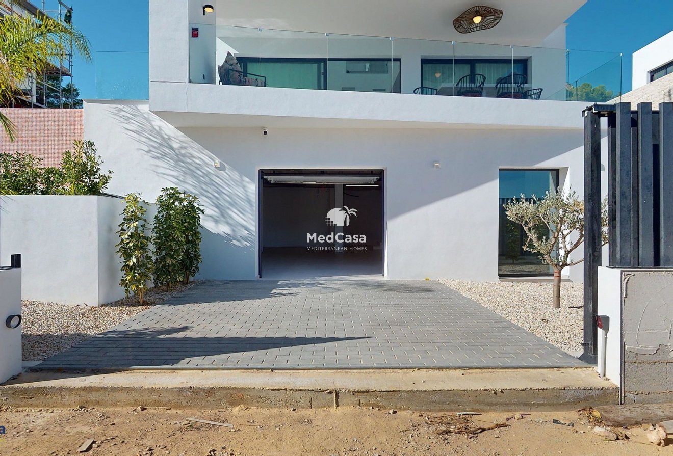 Obra nueva - Villa -
Polop de La Marina