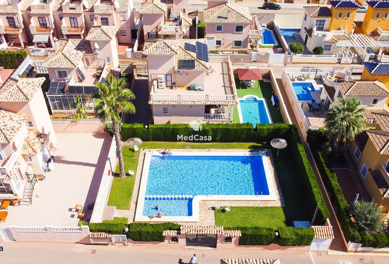 Resale - Townhouse -
Orihuela Costa