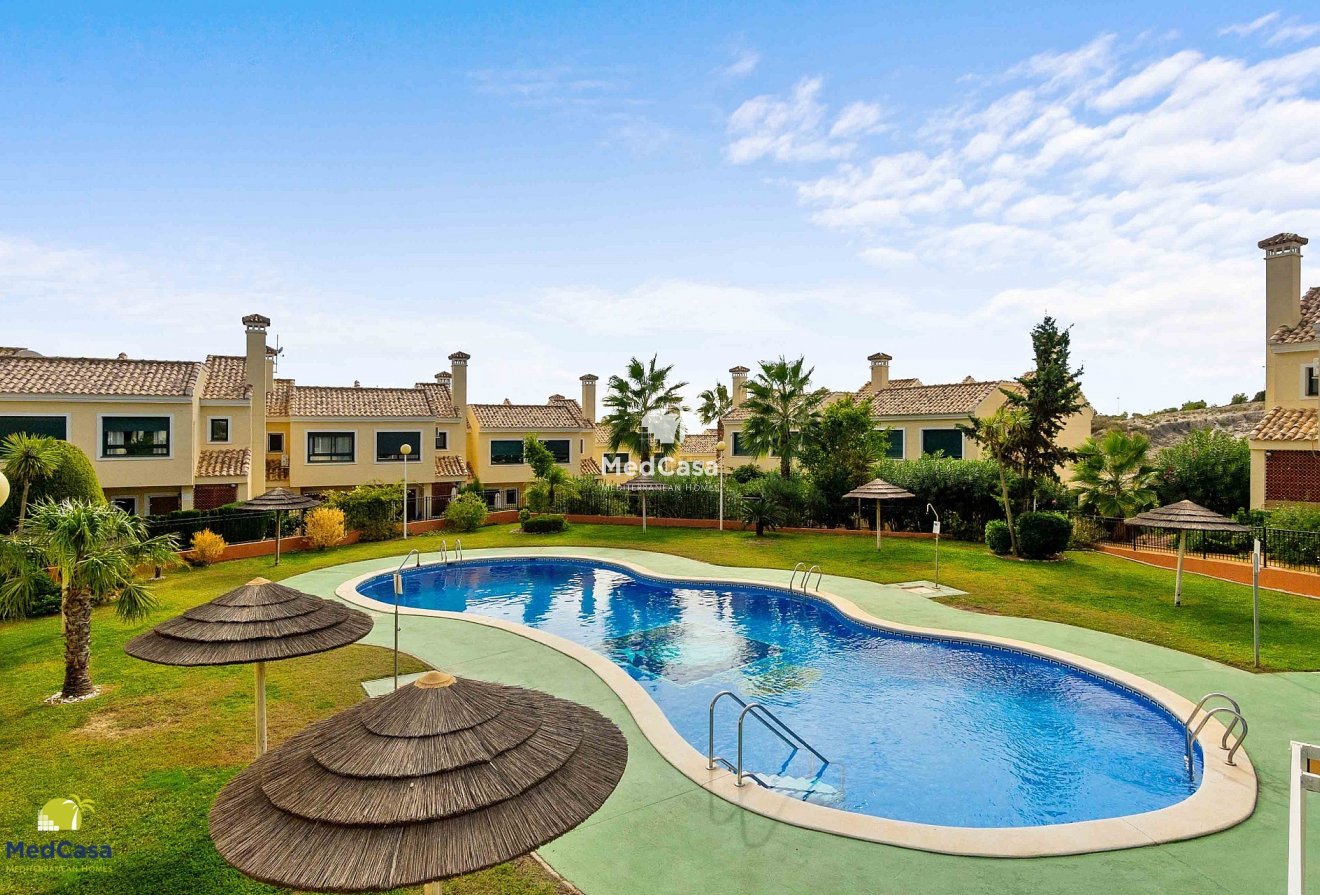 Resale - Townhouse -
Campoamor