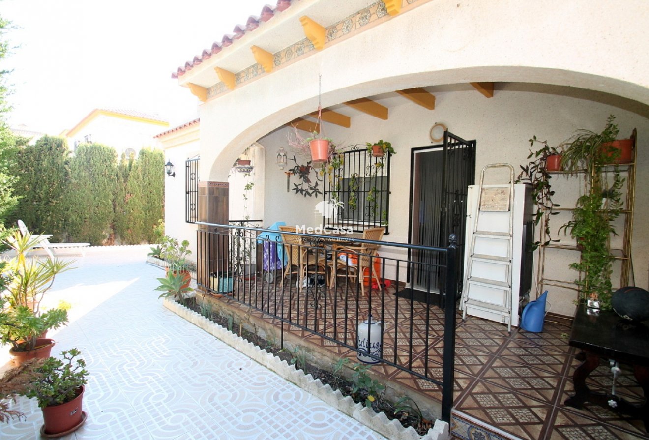 Resale - Semi-detached  -
Torrevieja