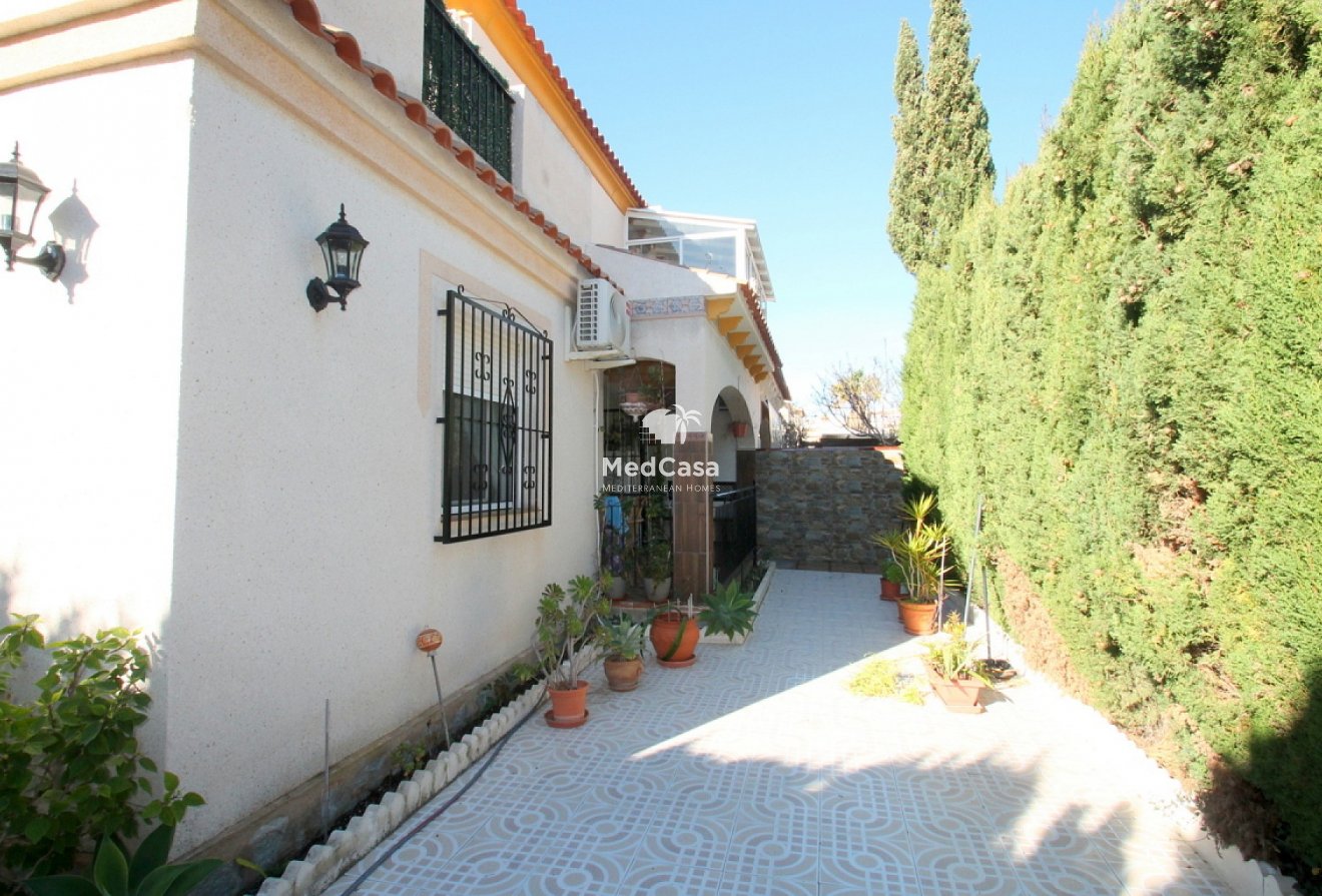 Resale - Semi-detached  -
Torrevieja