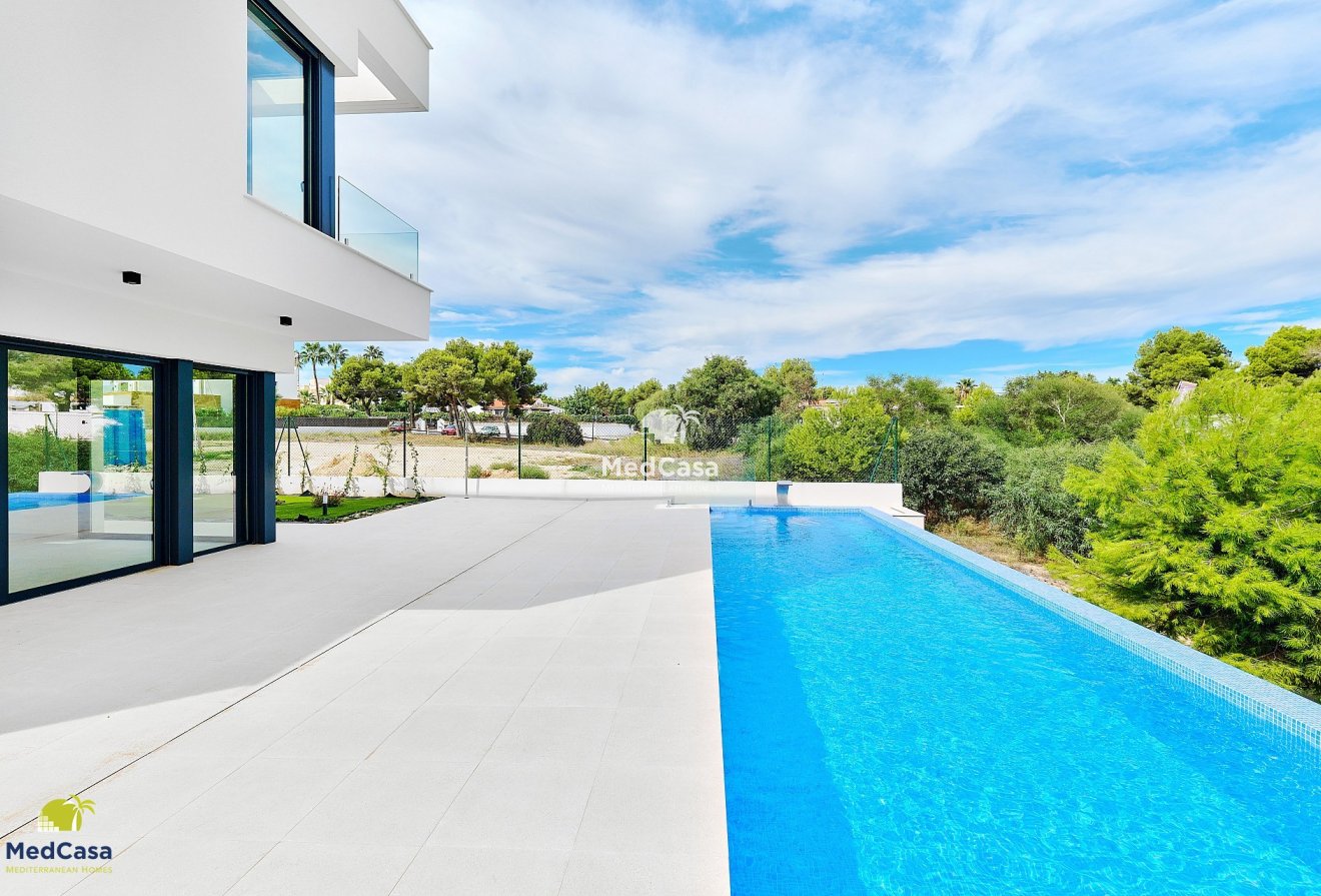 Obra nueva - Villa -
Orihuela Costa