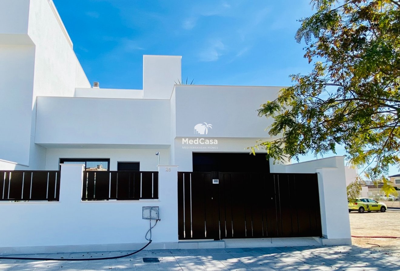 Ready-to-move-in adjoining villas with private swimming pool, garage and fully furnished