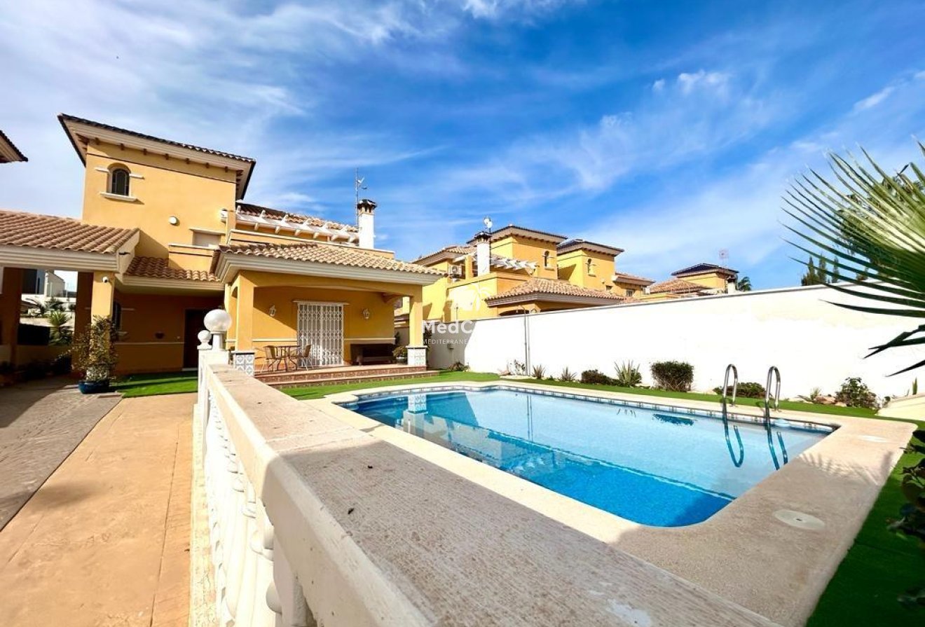 Wiederverkauf - Villa -
Orihuela Costa - Cabo Roig