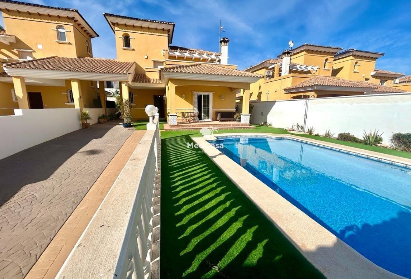 Wiederverkauf - Villa -
Orihuela Costa - Cabo Roig