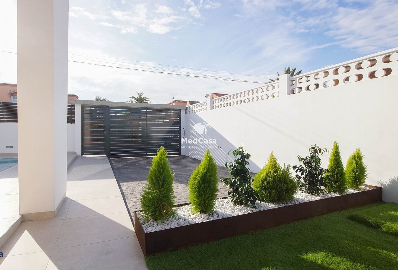 Obra nueva - Villa -
Los Balcones (Torrevieja)