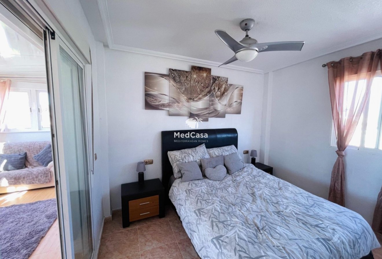 Resale - Villa -
Orihuela Costa - Playa Flamenca