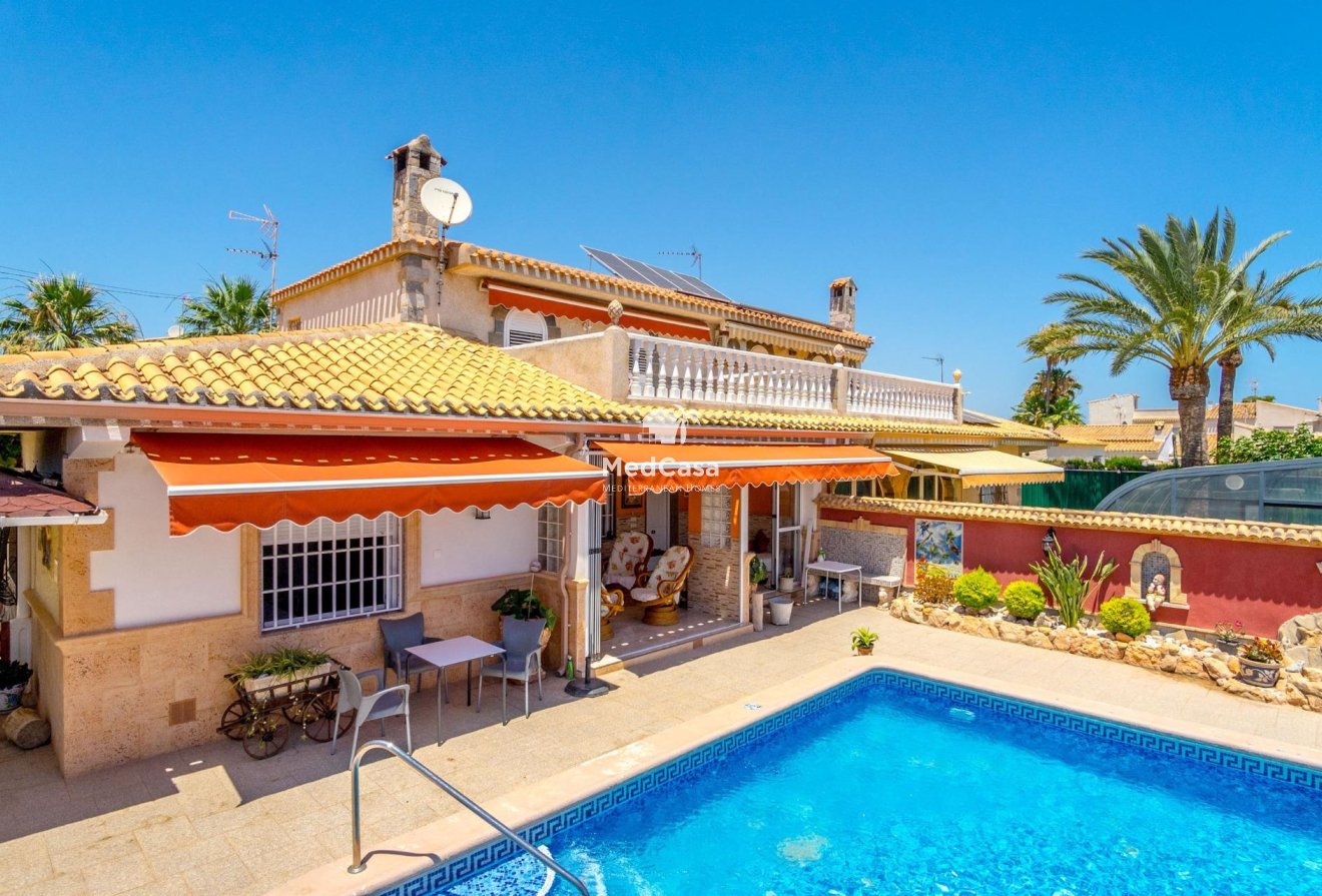 Wiederverkauf - Villa -
Orihuela Costa - Campoamor