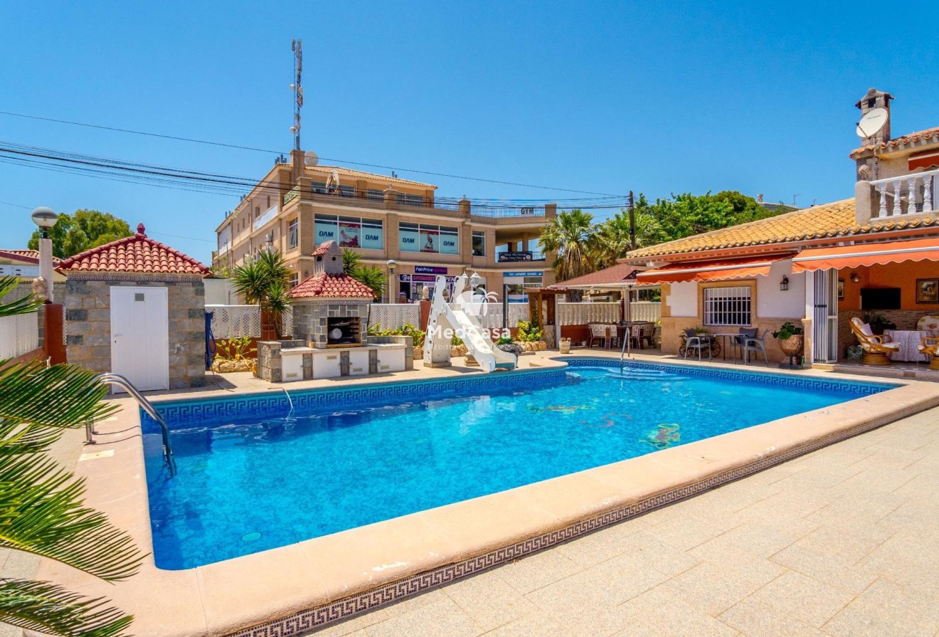 Wiederverkauf - Villa -
Orihuela Costa - Campoamor