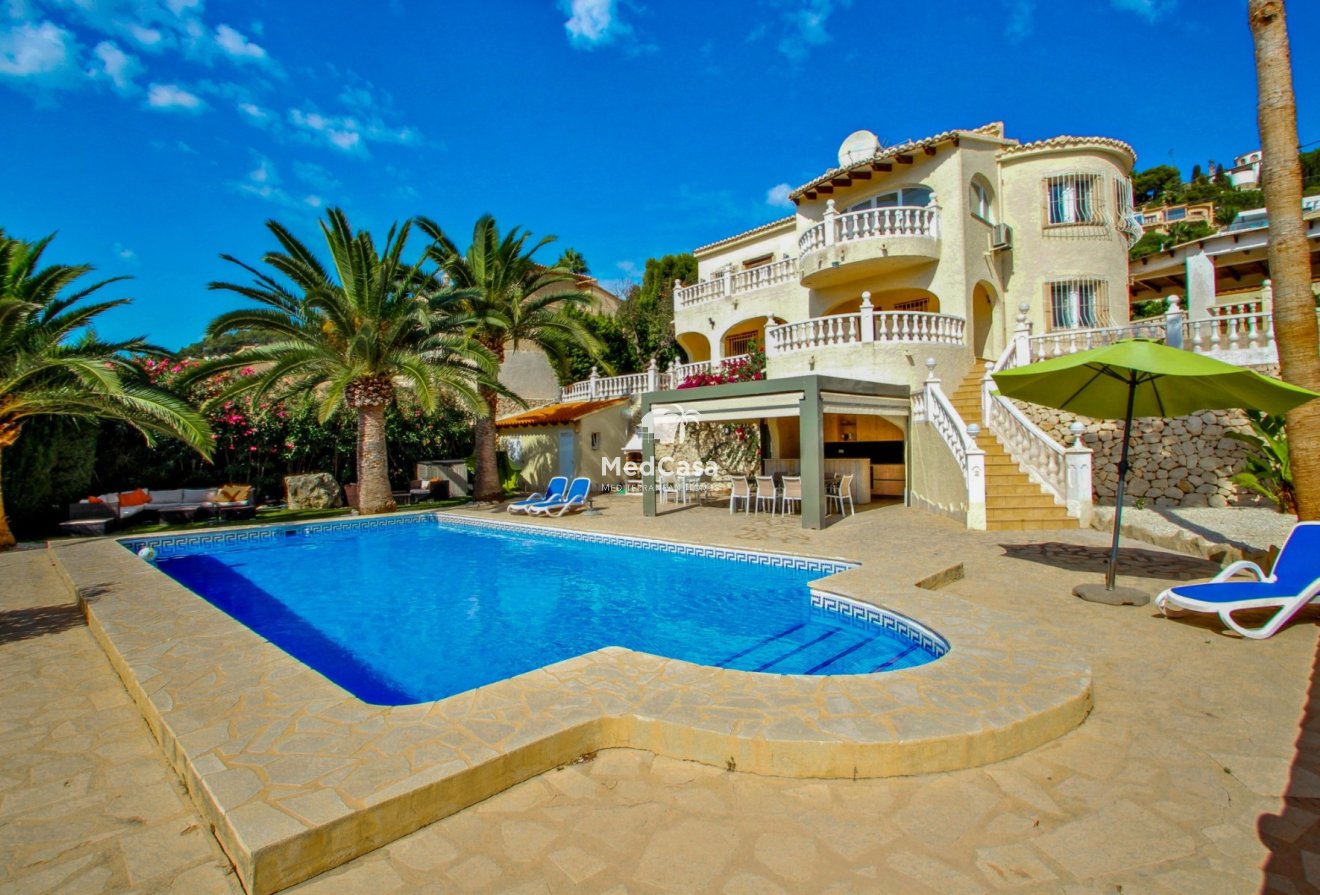 Resale - Villa -
Moraira - El Pinar de L'Advocat