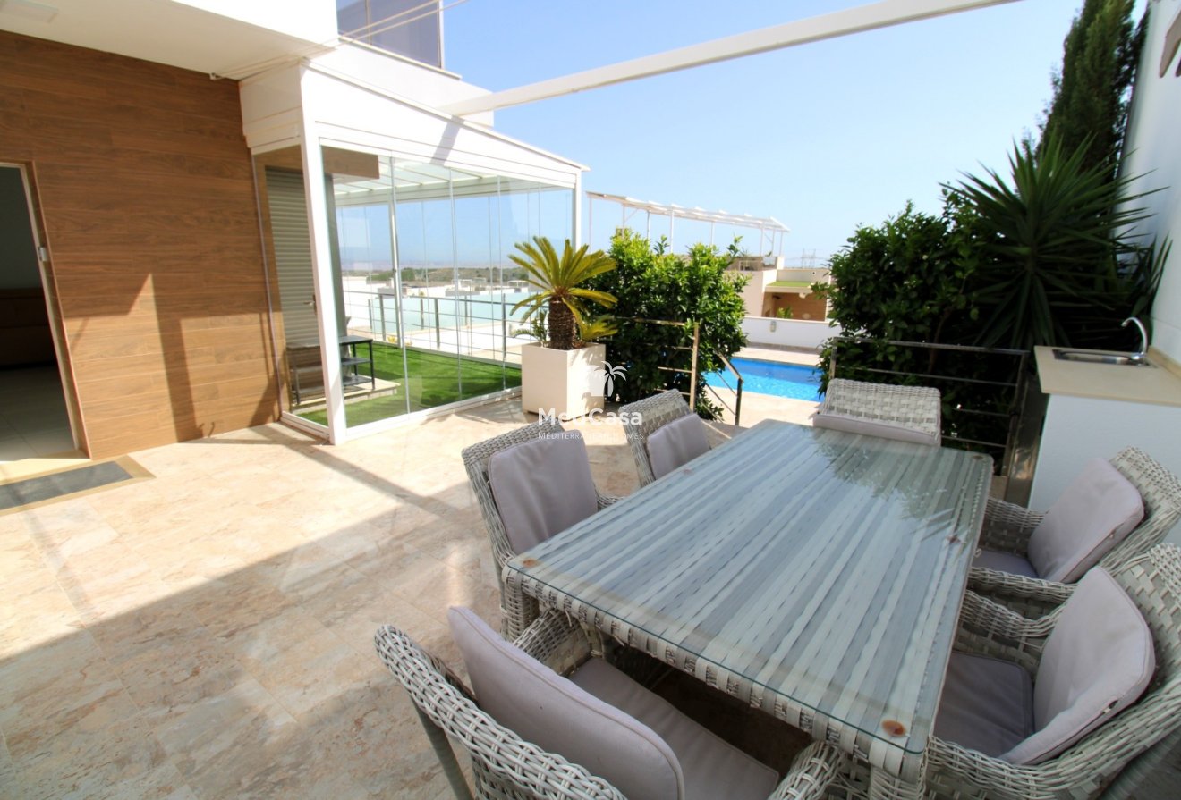 Resale - Villa -
San Miguel de Salinas