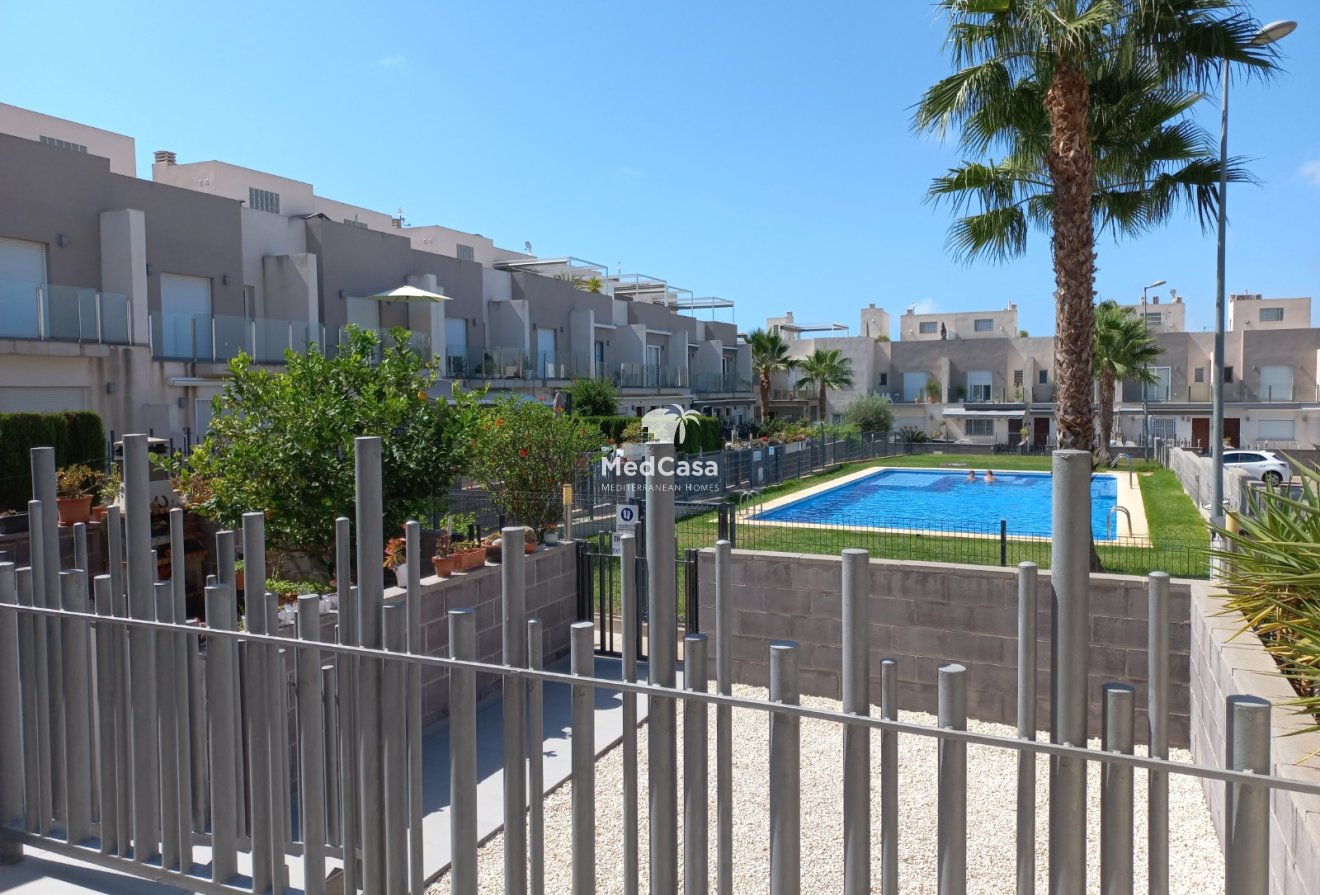 Resale - Townhouse -
Torrevieja - Nueva Torrevieja - Aguas Nuevas