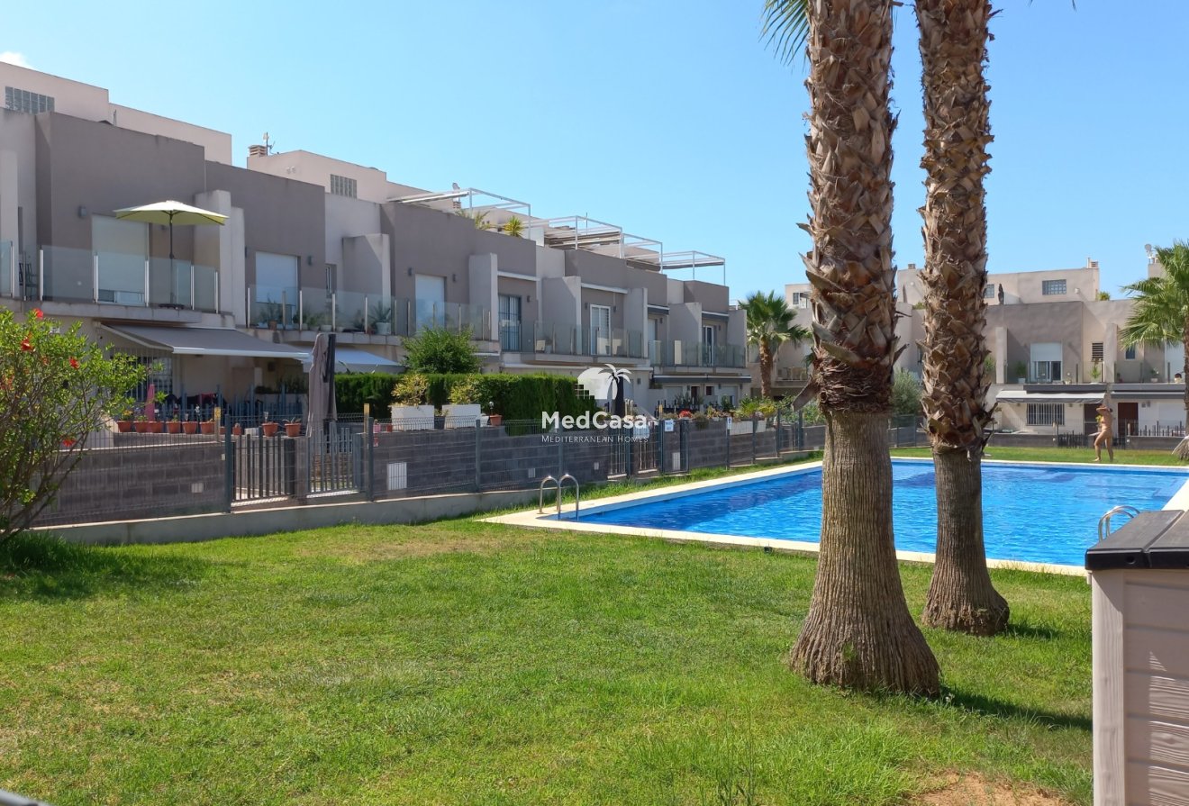 Resale - Townhouse -
Torrevieja - Nueva Torrevieja - Aguas Nuevas