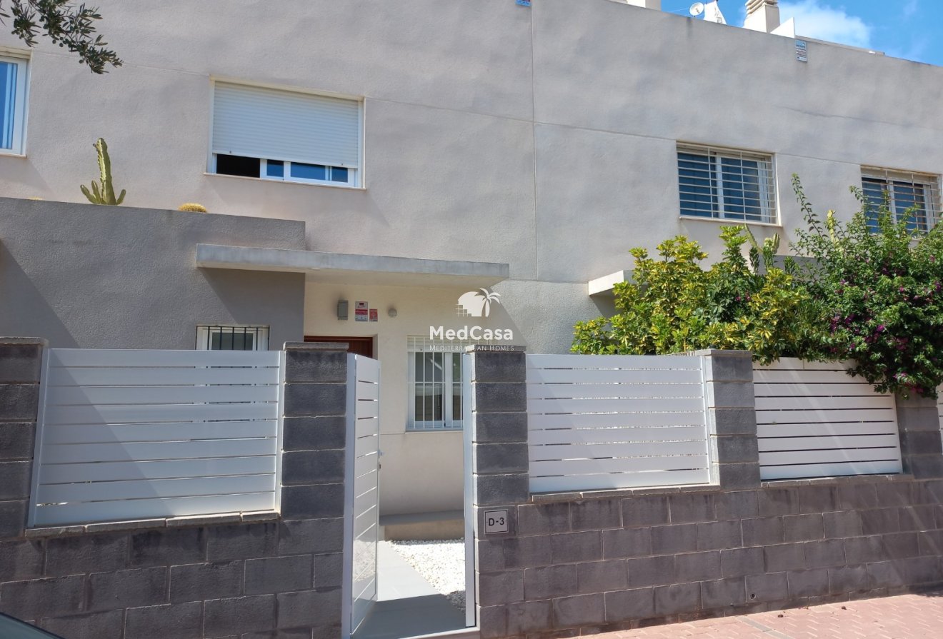 Resale - Townhouse -
Torrevieja - Nueva Torrevieja - Aguas Nuevas