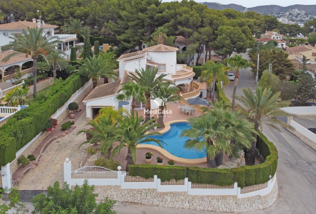 Resale - Villa -
Moraira - Cometa