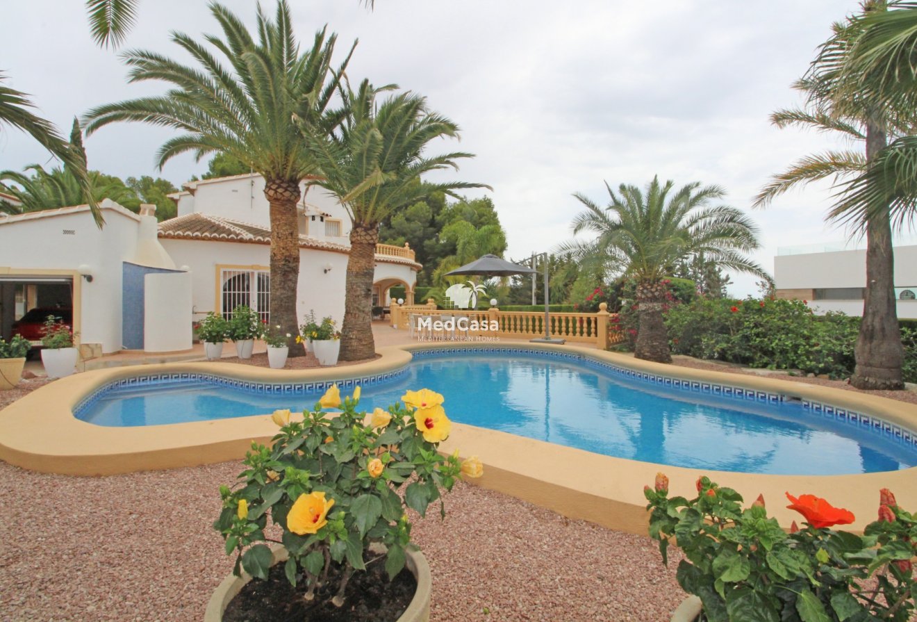 Resale - Villa -
Moraira - Cometa