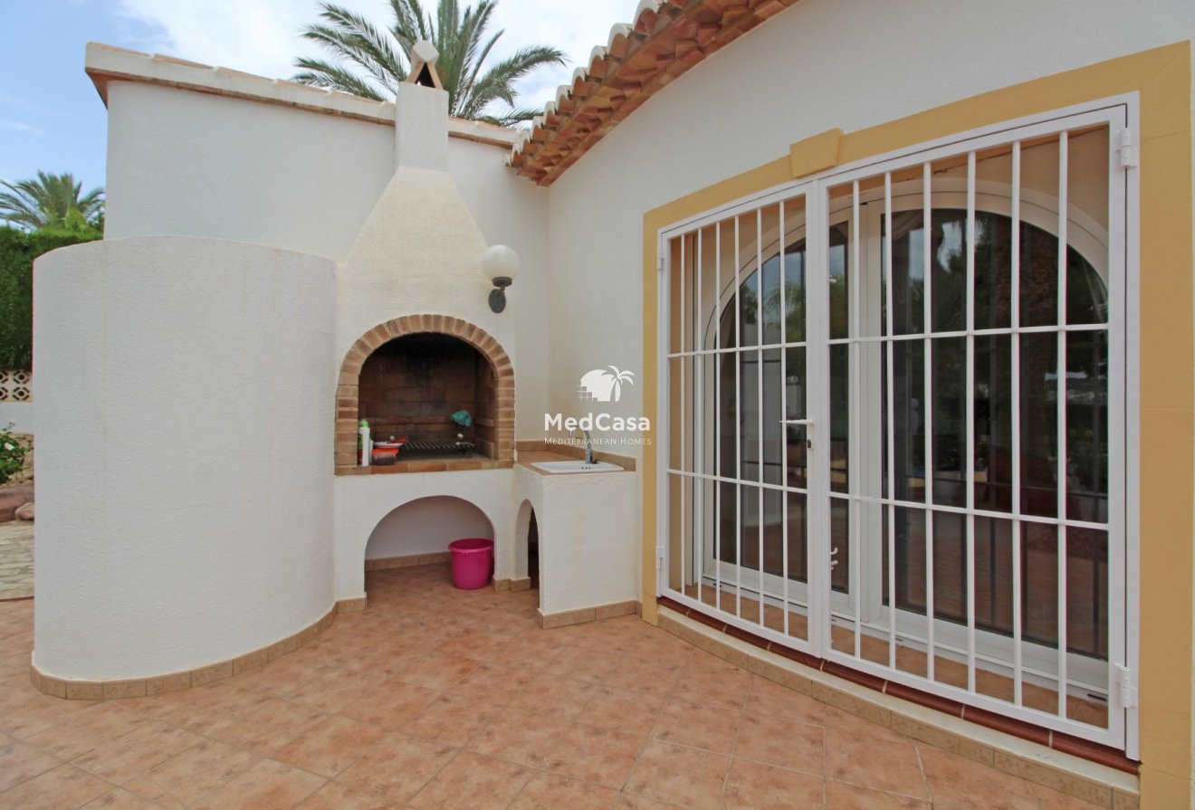 Resale - Villa -
Moraira - Cometa