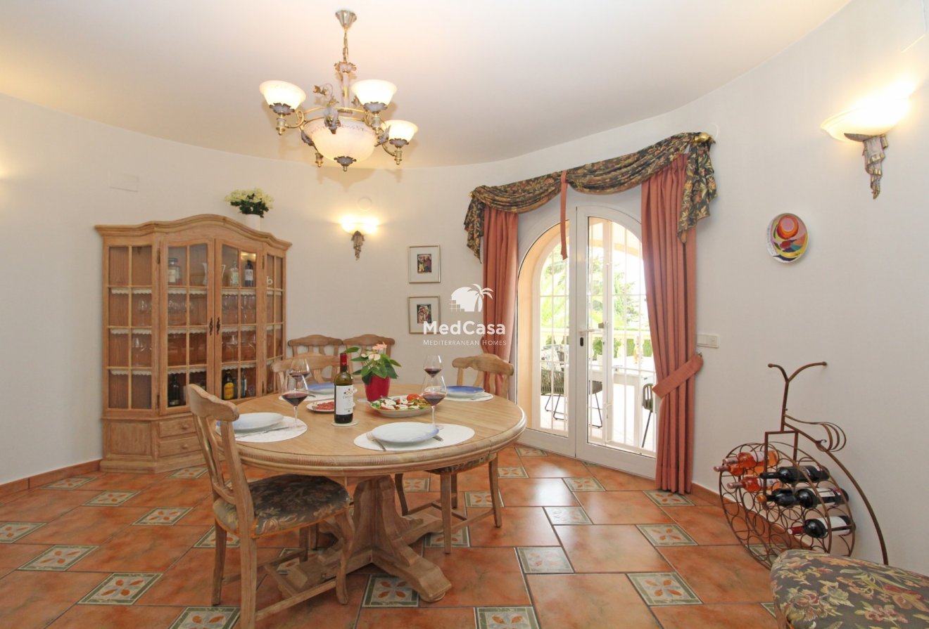 Resale - Villa -
Moraira - Cometa