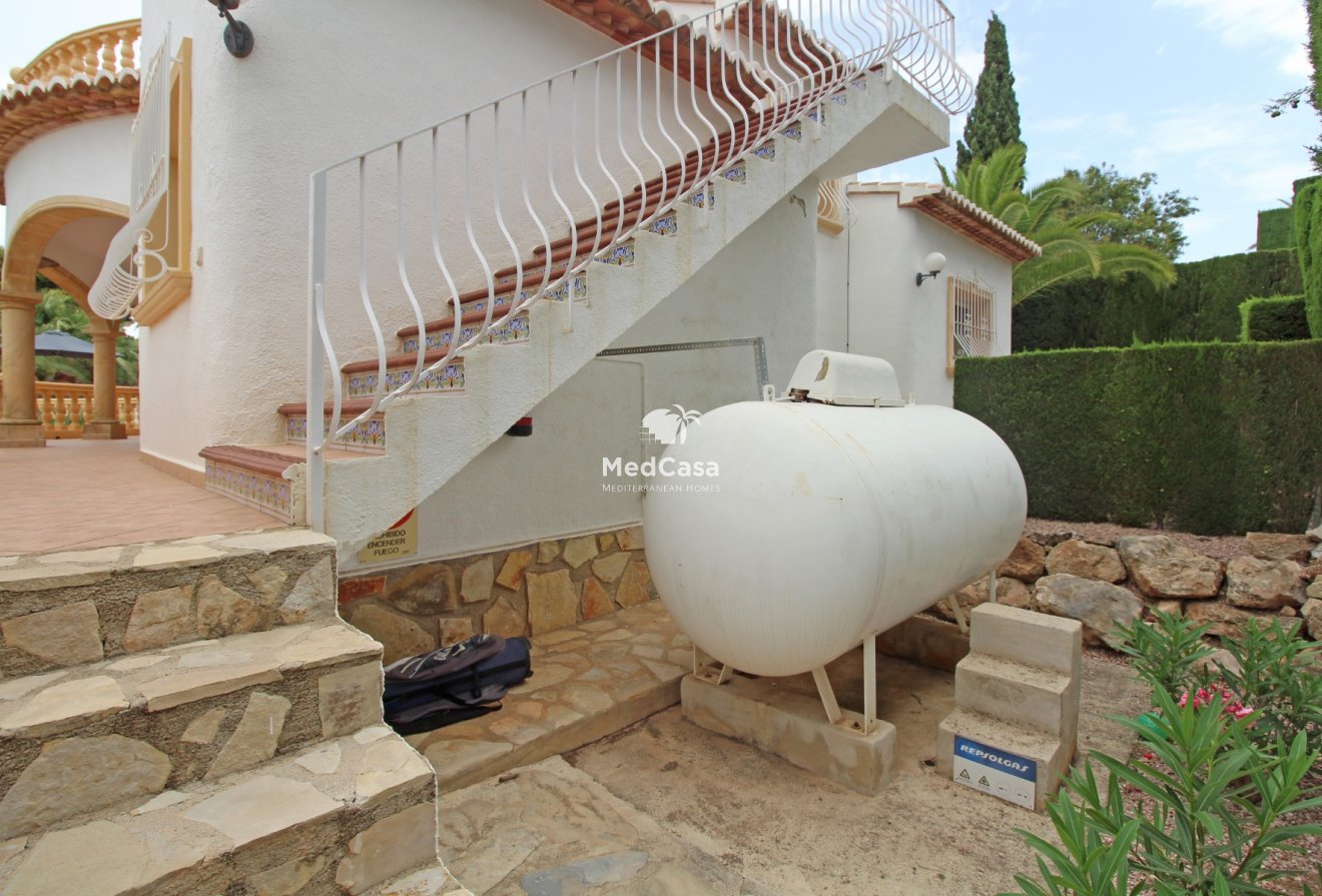 Resale - Villa -
Moraira - Cometa