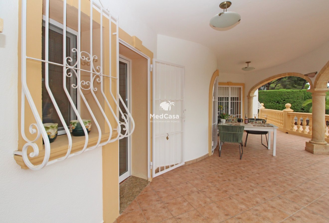 Resale - Villa -
Moraira - Cometa