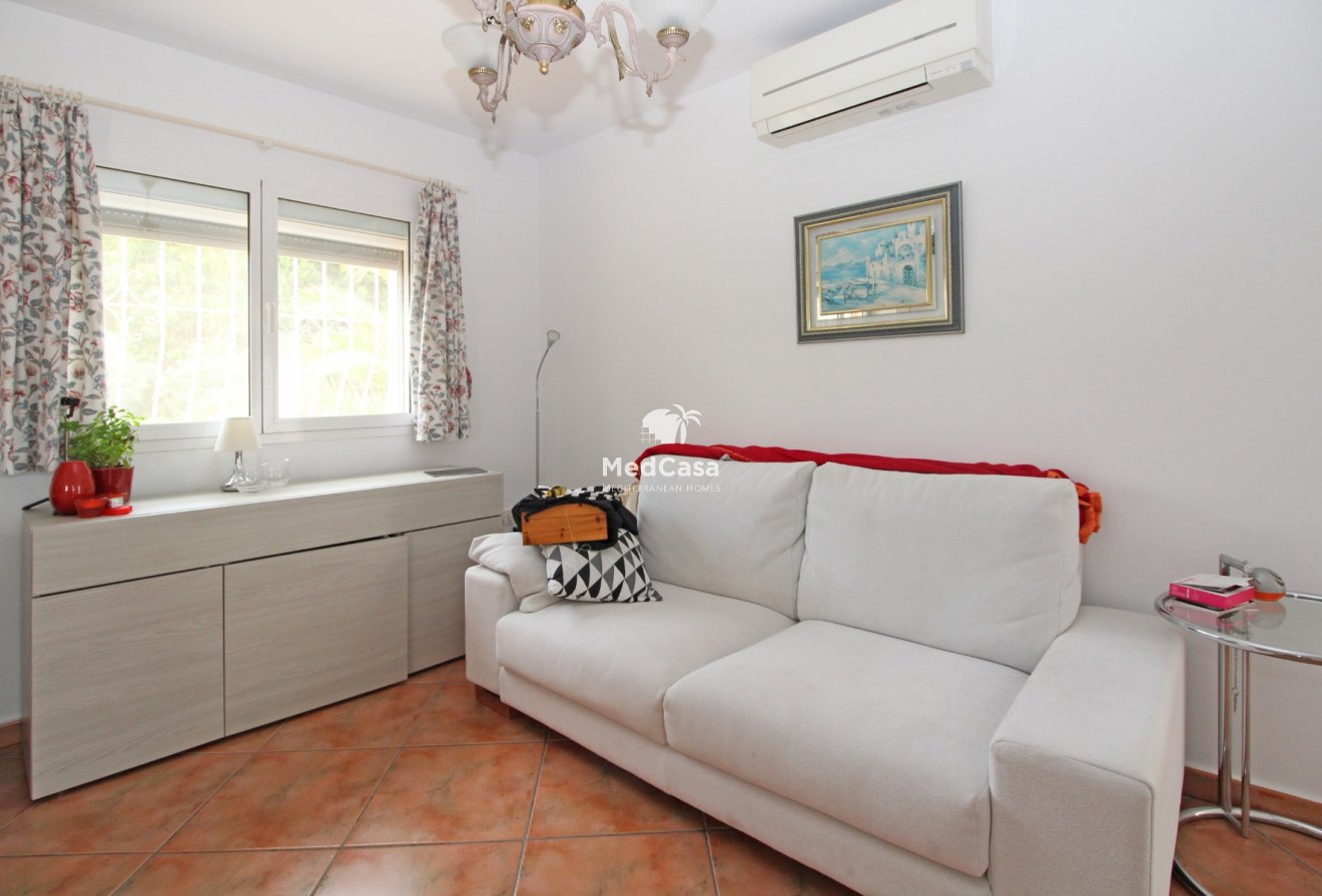 Resale - Villa -
Moraira - Cometa