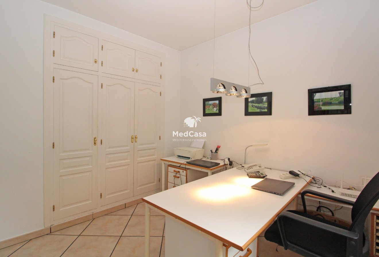 Resale - Villa -
Moraira - Cometa