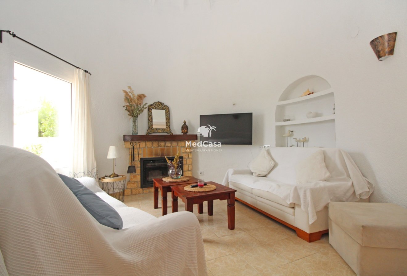 Resale - Villa -
Benissa - Montemar