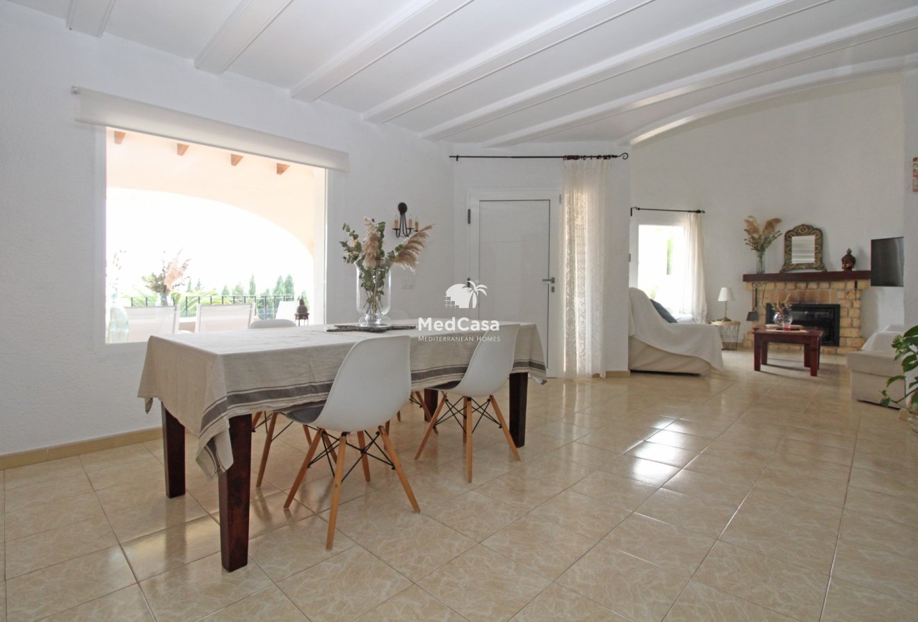 Resale - Villa -
Benissa - Montemar