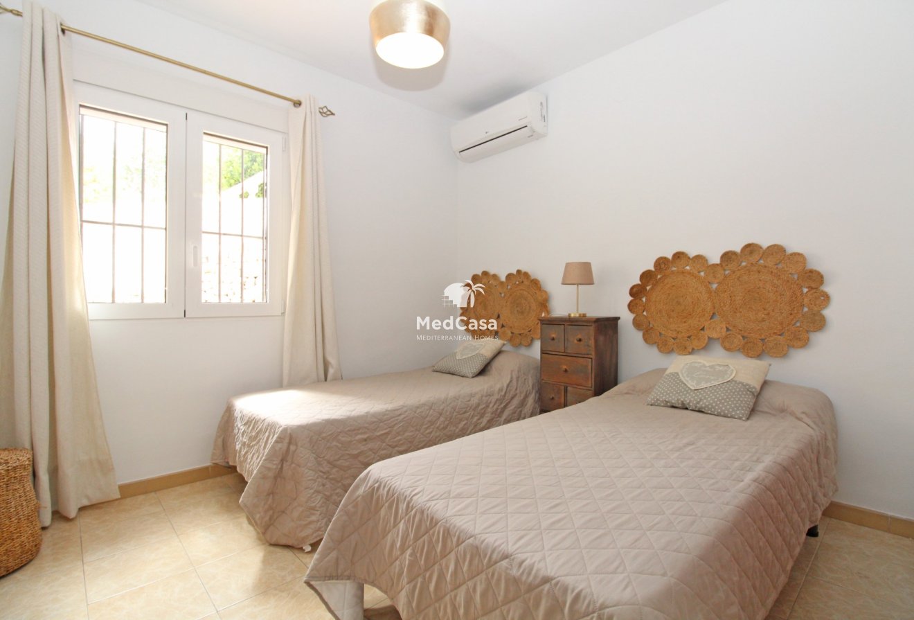 Resale - Villa -
Benissa - Montemar