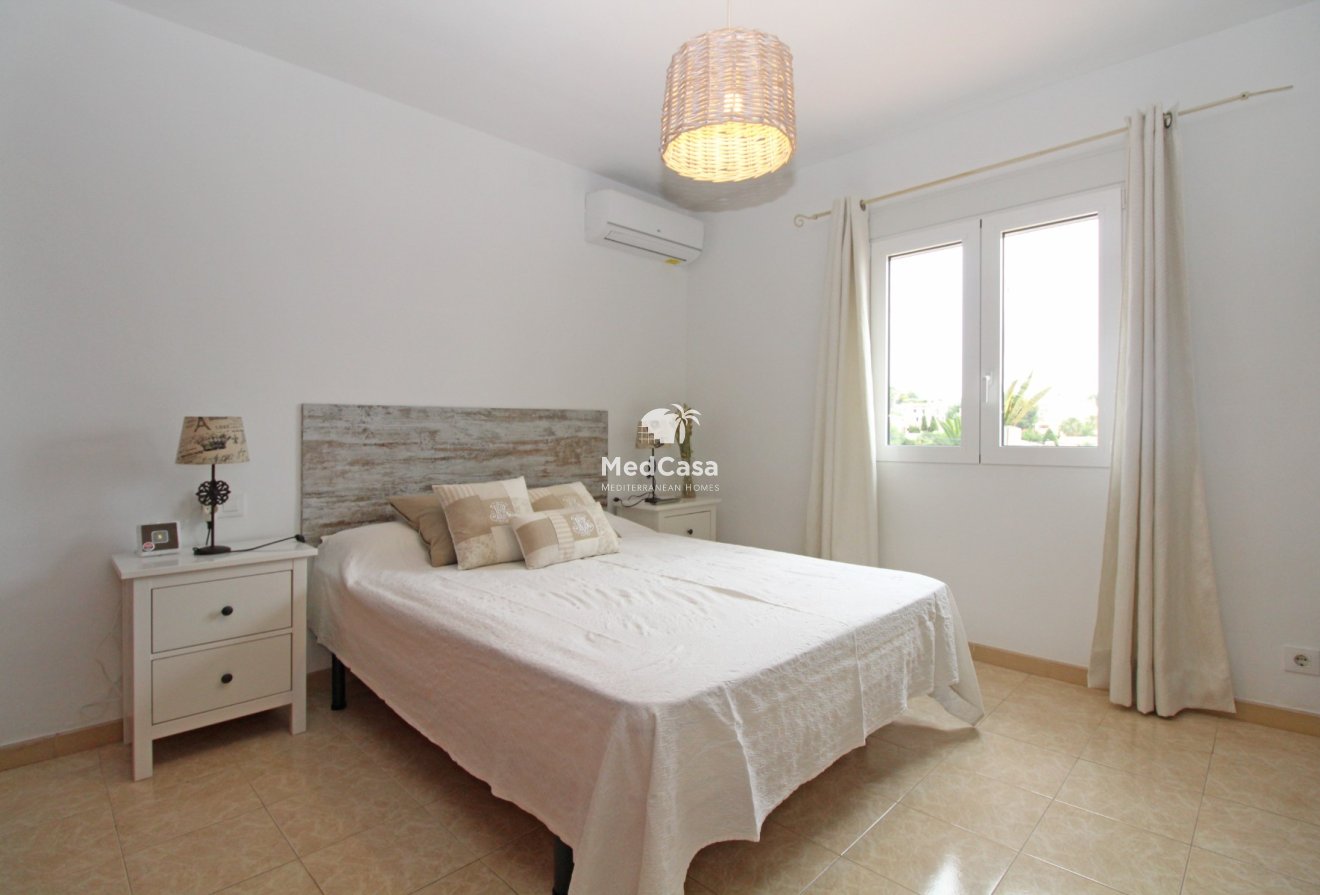 Resale - Villa -
Benissa - Montemar