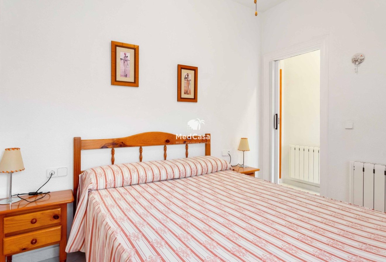 Resale - Apartment -
Orihuela Costa - Las Filipinas