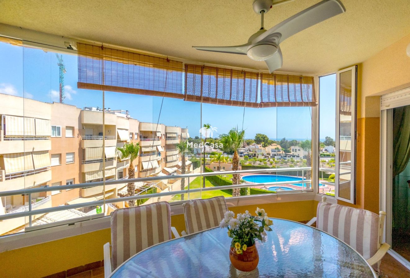 Resale - Apartment -
Orihuela Costa - Campoamor