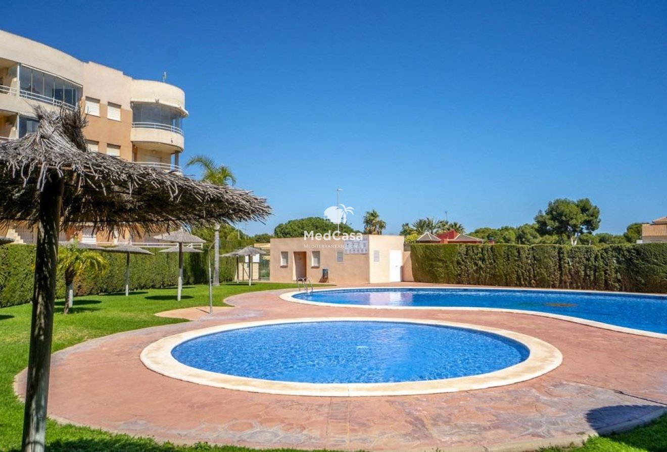 Segunda mano - Apartamento -
Orihuela Costa - Campoamor