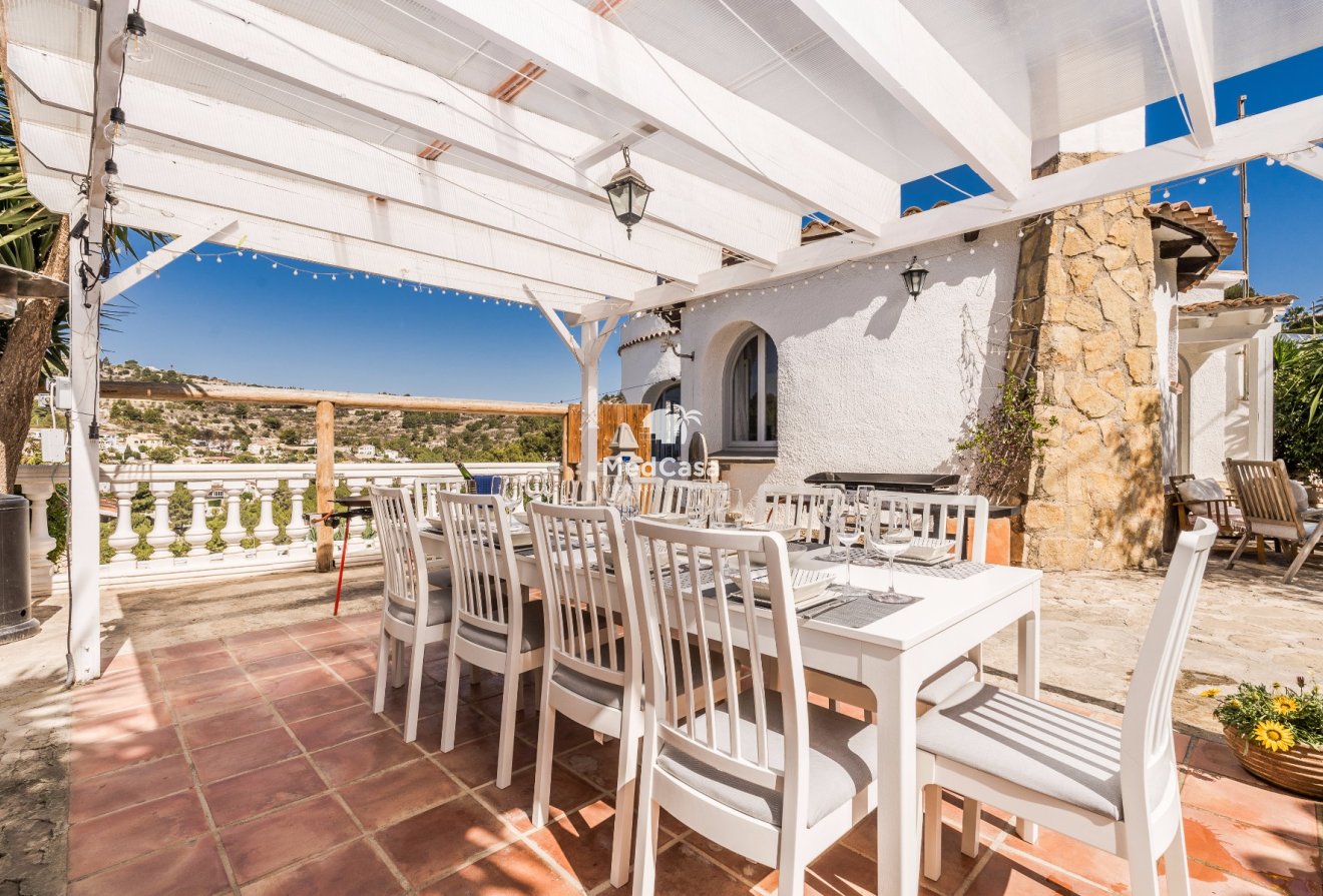 Resale - Villa -
Benissa - Montemar