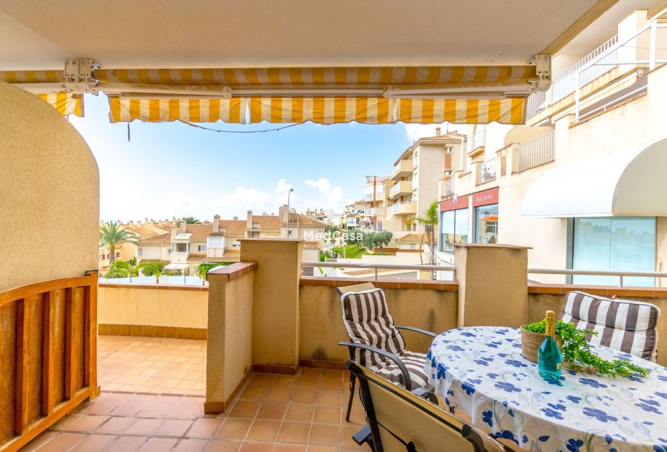 Wiederverkauf - Apartment -
Orihuela Costa - Campoamor