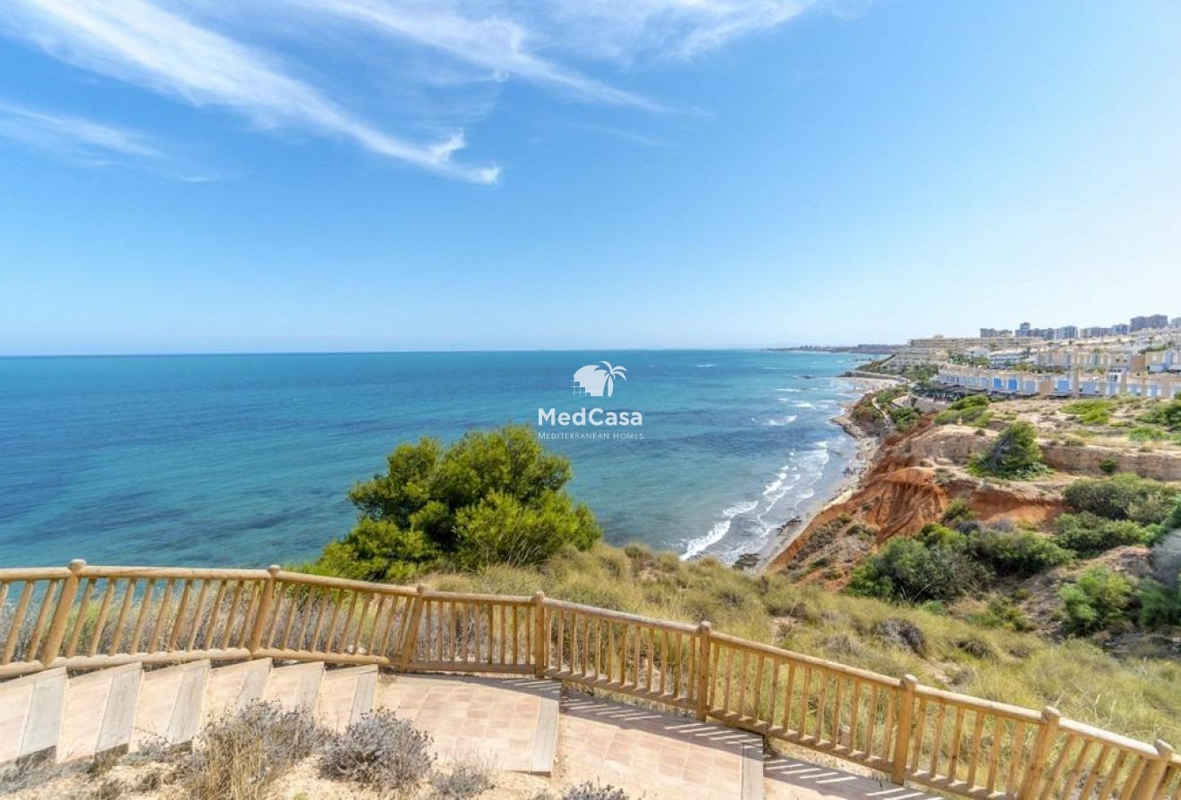 Resale - Apartment -
Orihuela Costa - Campoamor